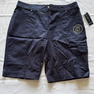 Karen Scott Women’s Navy Cargo Shorts Size 8, 10” Inseam NWT